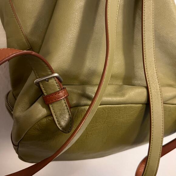 Vera Bradley Leather Drawstring Cinch Backpack Olive Green Floral Lining - Picture 7 of 8
